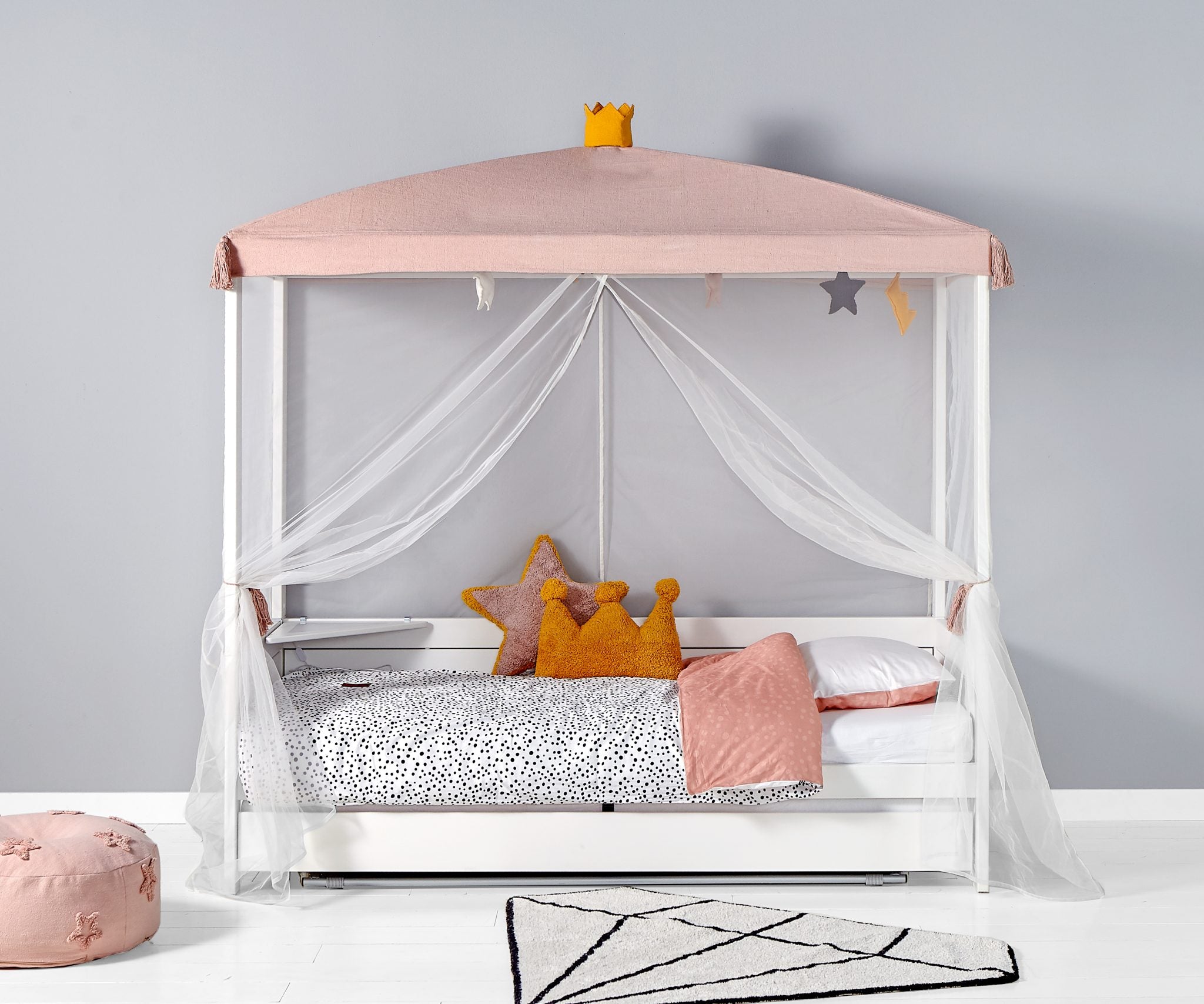 Which Features Are Typically Found In A Luxury Kids Bedroom?