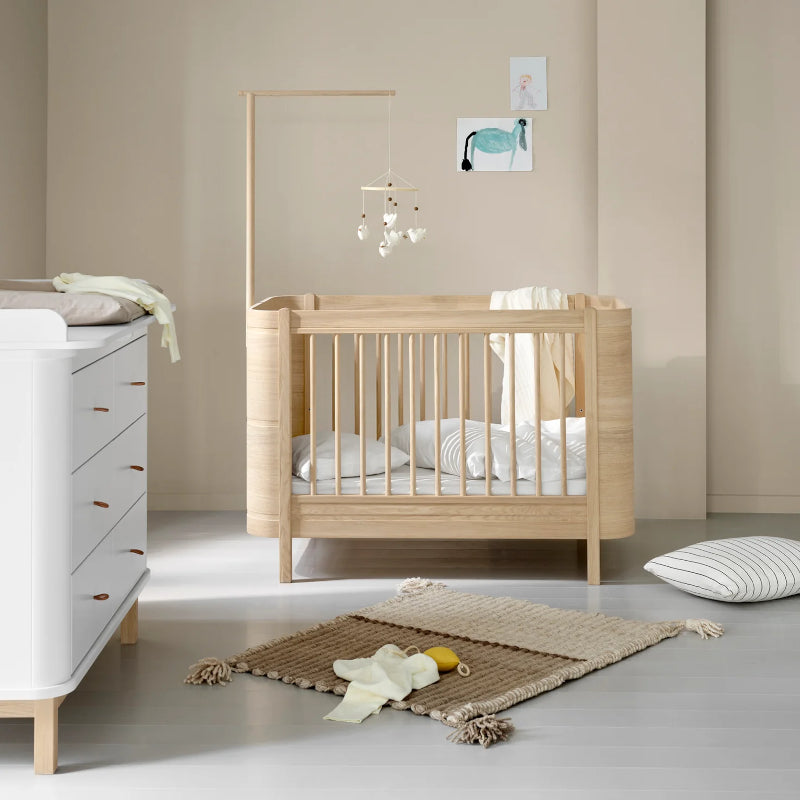 Oliver Furniture Wood Mini+ Cot in Oak (0-3 years) (excl. junior kit)