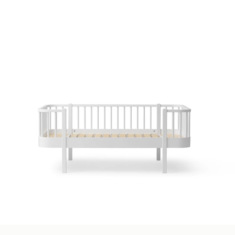 Oliver Furniture Wood Junior Day Bed in All White