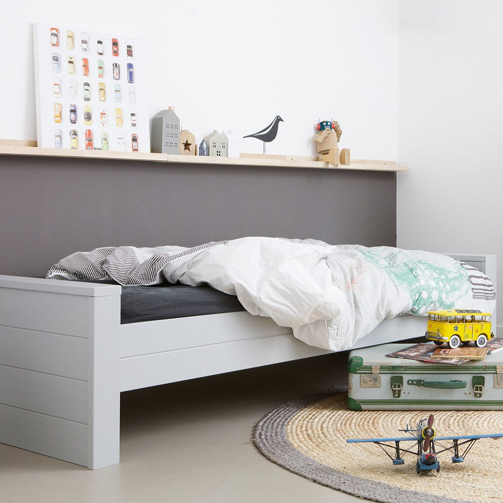 Dennis Day Bed in Concrete Grey with Trundle Drawer by Deeekhorn