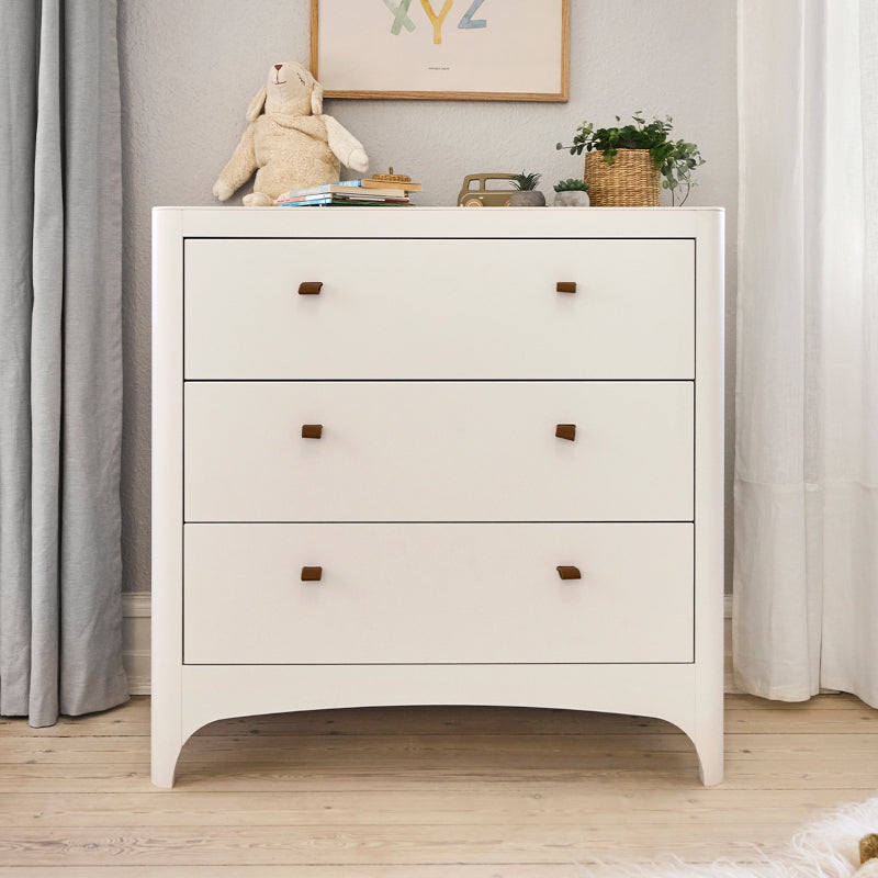 Leander Classic Dresser in White